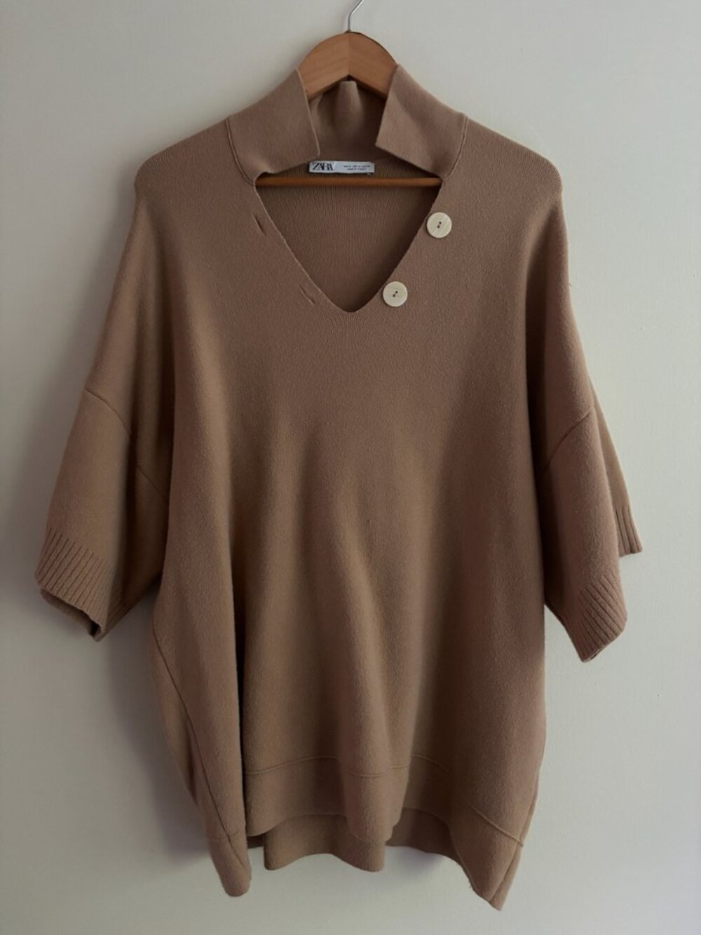 Zara Camel Cutout-Collar Sweater, size Medium